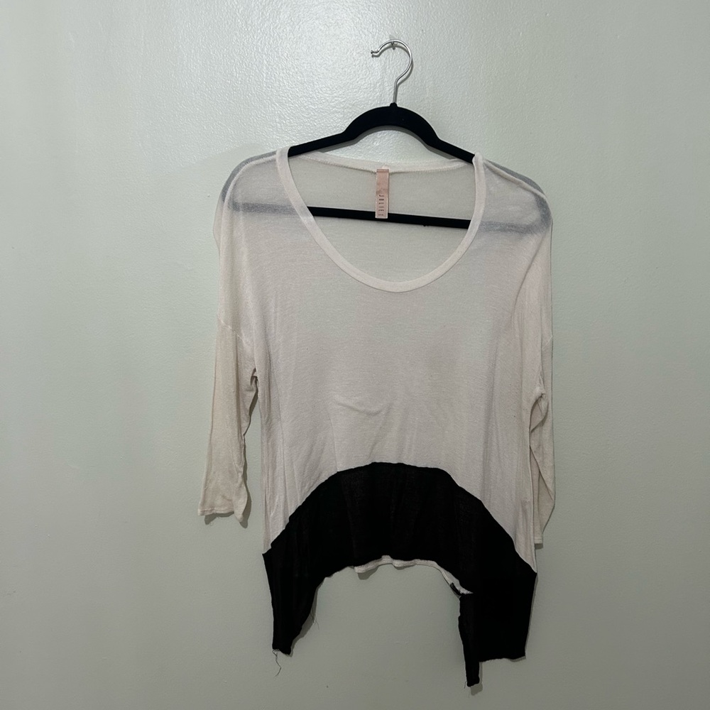 JOLIE | Cream and Black Three-Quarter Length Sleeve Flowy Top